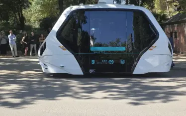 Spanja një hap para/ Autobusi i parë elektrik pa shofer…