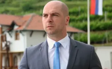 Sulmi ndaj gazetarëve në Leposaviq, nesër Simiqi i Listës Serbe…