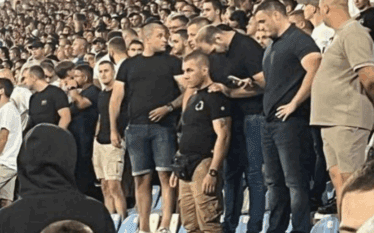 Terroristët e Banjskës në ndeshjen Serbi-Angli, u përfshin në dhunë…