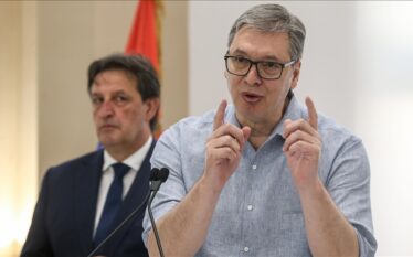 Vuçiq pret “probleme shumë më të mëdha në lidhje me…