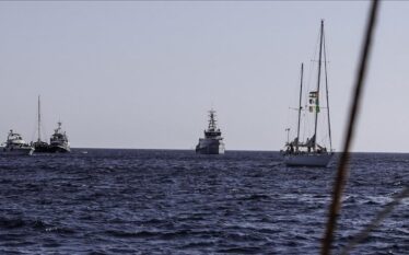 Turqia evakuon pasagjerët pas defektit në një anije të Flotiljes…