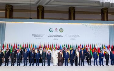 Samiti arabo-islam paralajmëron Izraelin, kërkon kundërshtim të përpjekjeve për realitet…