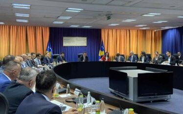 Crisis Group tregon qasjen e Qeverisë Kurti: Refuzoi t’u japë…