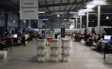 Balotazhi afrohet, asnjë koalicion në Prishtinë e Mitrovicë: Kush me…