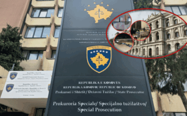 Londra sanksionoi kontrabandues kosovarë me migrantë ilegalë, reagon Prokuroria Speciale