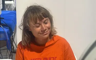 “Greta Thunberg e detyruan të puthte flamurin izraelit” The Guardian:…