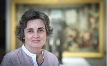 Drejtoresha e Luvrit jep dorëheqjen pas grabitjes historike: “Jemi të…