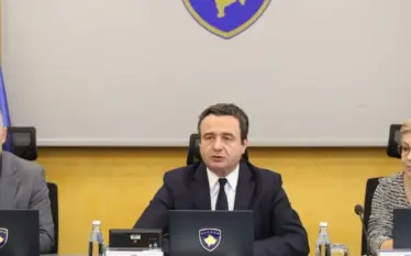 Qeveria do të ndajë nga 100 euro për studentët dhe…