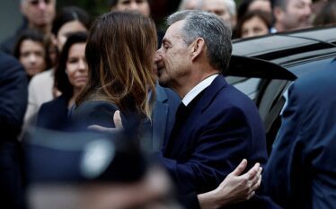 Ish-presidenti francez Sarkozy nis dënimin me burgim