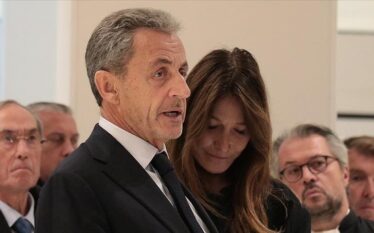 Ish-presidenti francez, Nicolas Sarkozy do të shkojë nesër në burg