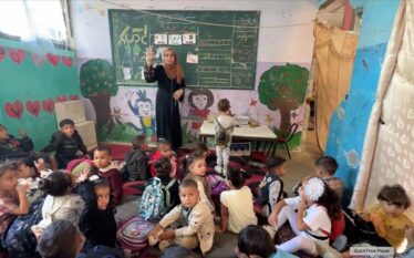Pas shkatërrimit të shkollave, mësuesit palestinezë vazhdojnë mësimin në shtëpi