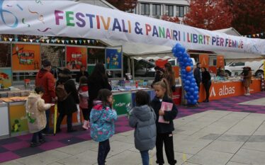 Prishtinë, hapet edicioni i tretë i Festivalit dhe Panairit të…