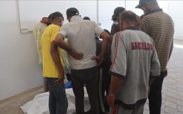 Familjet në Gaza kërkojnë gjurmë të të dashurve midis trupave…