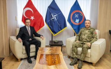 Komandanti i KFOR-it priti në takim ambasadorin e Turqisë në…