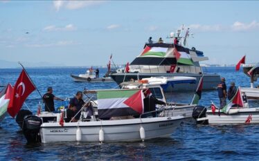 9 anije ndihmash vazhdojnë të lundrojnë drejt Gazës për të…