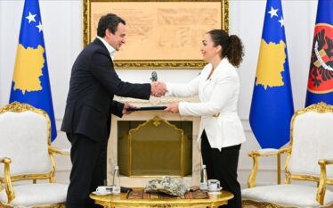Presidentja Osmani mandaton Albin Kurtin për formimin e qeverisë së…