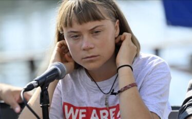 Greta Thunberg rrëfen ‘torturën’ në Izrael: Më goditën, më shkelmuan…