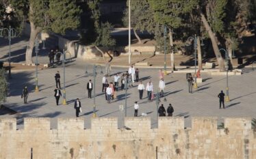 Kolonët izraelitë sulmojnë kompleksin e xhamisë Al-Aksa për të shënuar…