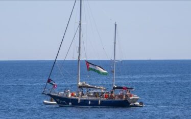 Një tjetër anije izraelite i afrohet flotiljes humanitare për në…