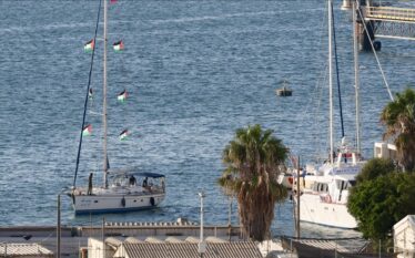 Të ndaluarit e Flotiljes Globale “Sumud” nisin grevë urie pas…