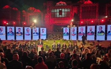 VV nis fushatën për balotazh me tubim në Prishtinë, Kurti…