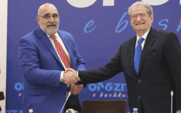 New York Times: Këshilltarët e Trumpit u paguan mbi 1.6…