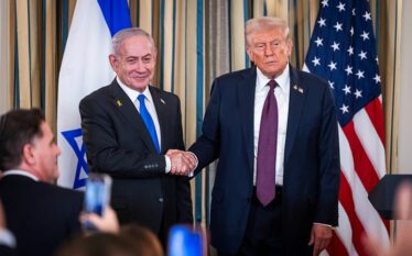 Trump njofton se do të përfshihet në gjyqin për korrupsion…