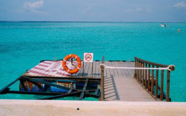 Maldivet ndalojnë pirjen e duhanit për gjithë brezat e lindur…