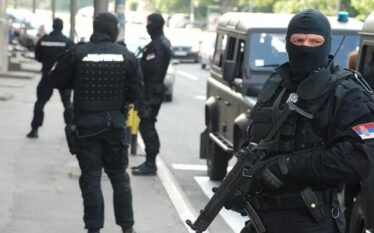 Ushtarët serbë hynë në Kosovë edhe me 15 tetor