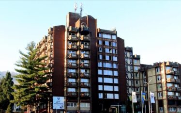 BeH, të paktën 11 persona humbën jetën nga zjarri në…