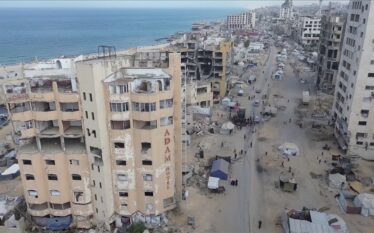 Vija bregdetare e Gazës, nga një destinacion turistik në strehë…