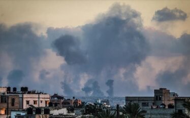 Pavarësisht armëpushimit, Izraeli vazhdon të sulmojë dhe shkatërrojë shtëpitë në…