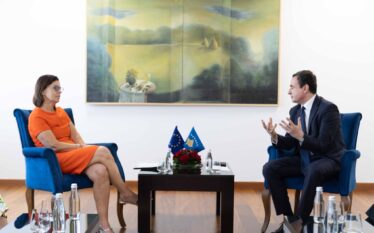 BE mesazh Kosovës: Pa stabilitet politik nuk ka progres drejt&hellip;