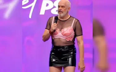 Ndërsa vendi i tij po digjet nga protestat, Edi Rama&hellip;