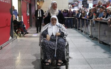 Kosovë, mbërrin grupi i parë i haxhinjve nga vendet e&hellip;