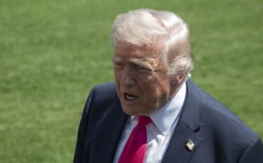 Trump: Cisternat e naftës po rifillojnë lëvizjen përmes Ngushticës së&hellip;