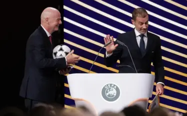 UEFA e gatshme të bllokojë kthimin e Rusisë në futbollin&hellip;