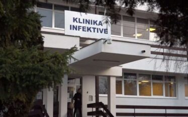 16 të helmuar nga sanduiçi që dyshohet se e hëngrën&hellip;