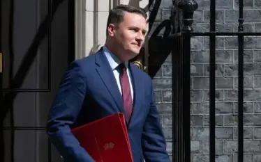 Ministri i ri britanik i Mbrojtjes mbron deklaratat e tij&hellip;