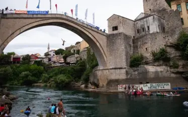 Bosnjë e Hercegovinë, mbahen kërcimet e 460-ta tradicionale nga Ura&hellip;