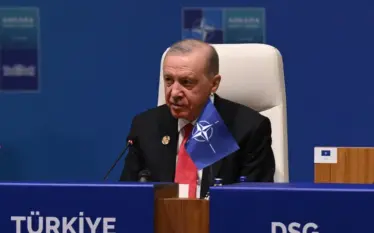 Presidenti turk Erdogan bën thirrje për heqjen e kufizimeve të&hellip;