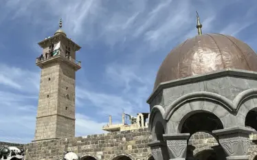 Siria fillon restaurimin e Xhamisë historike Omari pas përfshirjes në&hellip;