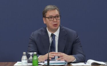 Vuçiç jep dorëheqje nga posti i presidentit të Serbisë