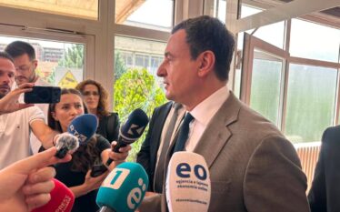 Kurti për deklaratën e Simiqit: Mund të jetë edhe në&hellip;