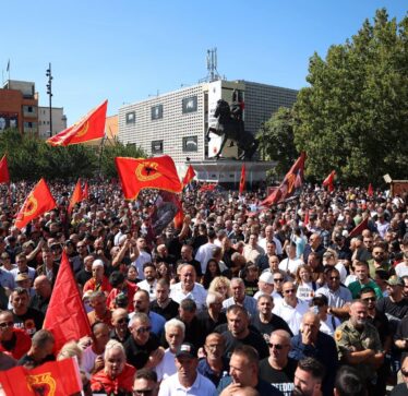 Policia tregon si u zhvillua protesta për ish-krerët e UÇK-së: Morën pjesë mijëra qytetarë