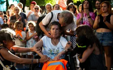 Fitore e rezistencës qytetare: E moshuara që u bë simbol i krizës së banimit në Spanjë do të rikthehet në shtëpinë e saj
