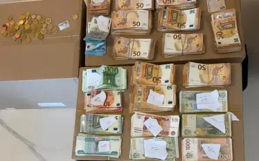 Rusët në Mal të Zi fshihnin pajisje për spiunim dhe para në gjashtë valuta, policia zbuloi edhe një banesë tjetër