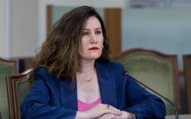 “Arrest në shtëpi” dhe pezullim nga detyra për drejtoreshën e Shërbimit Informativ të Shqipërisë