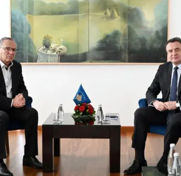 Kurti priti Hamzën në takim, diskutojnë për aktgjykimin ndaj ish-krerëve të UÇK-së