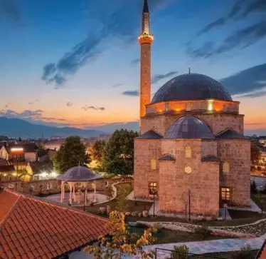 BIK-u urdhëron vendosjen e flamurit të UÇK-së në institucionet dhe minaret e xhamive në Kosovë